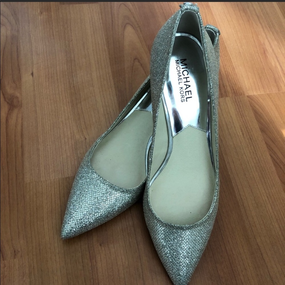 ✨👠✨ Michael Kors Kitten Heels. EUC worn once.